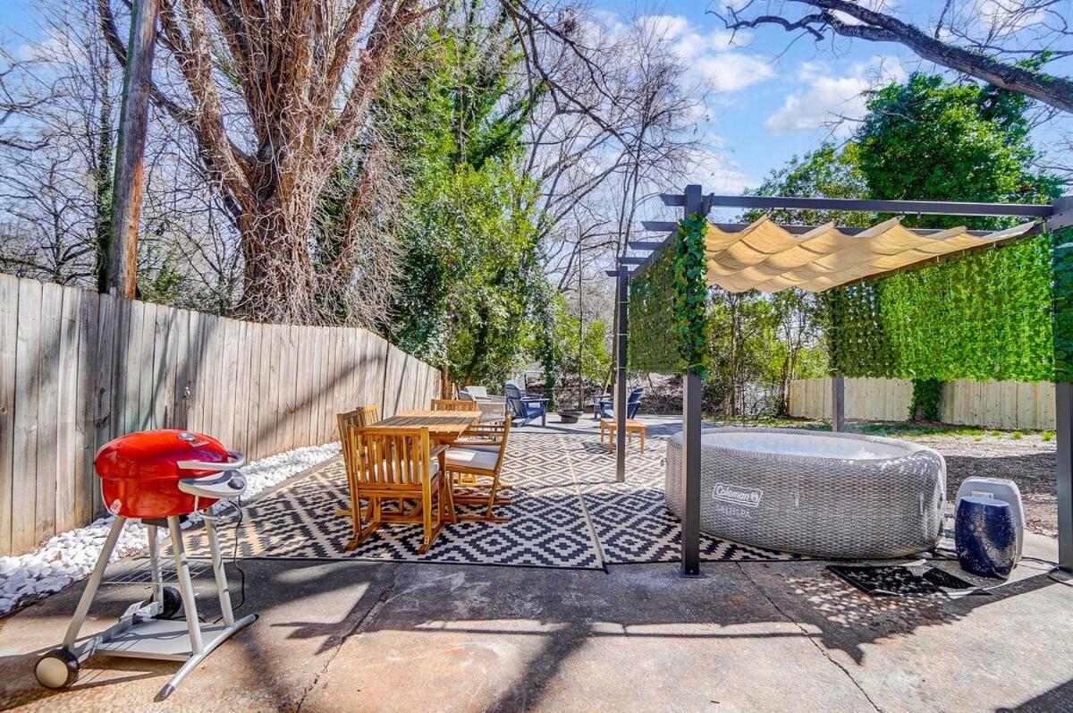 Cozy House W Hot Tub & Big Yard Charlotte Exterior photo